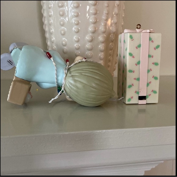 PRECIOUS MOMENTS bundle/8 ~ 7 Christmas ornaments & 1 stocking holder - Picture 7 of 15
